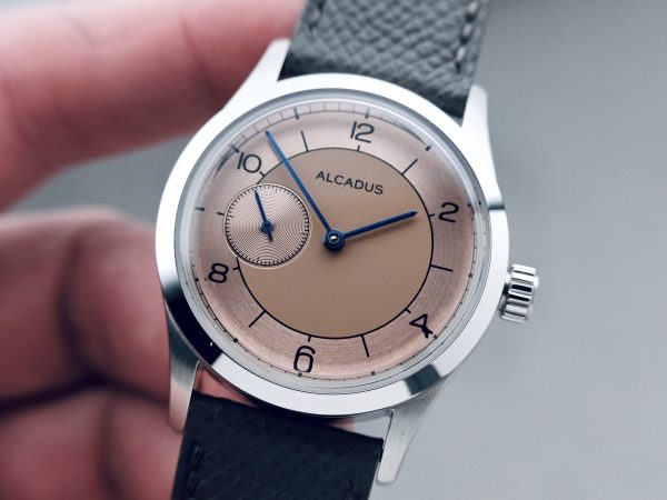 Alcadus_Quantra_Review_Sector Dial_Mainspring_Live Shots_Review_17